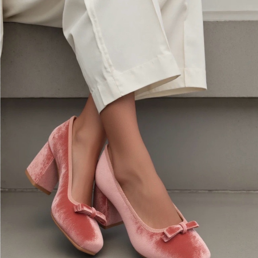 TOP Moda Pink Velvet Heels